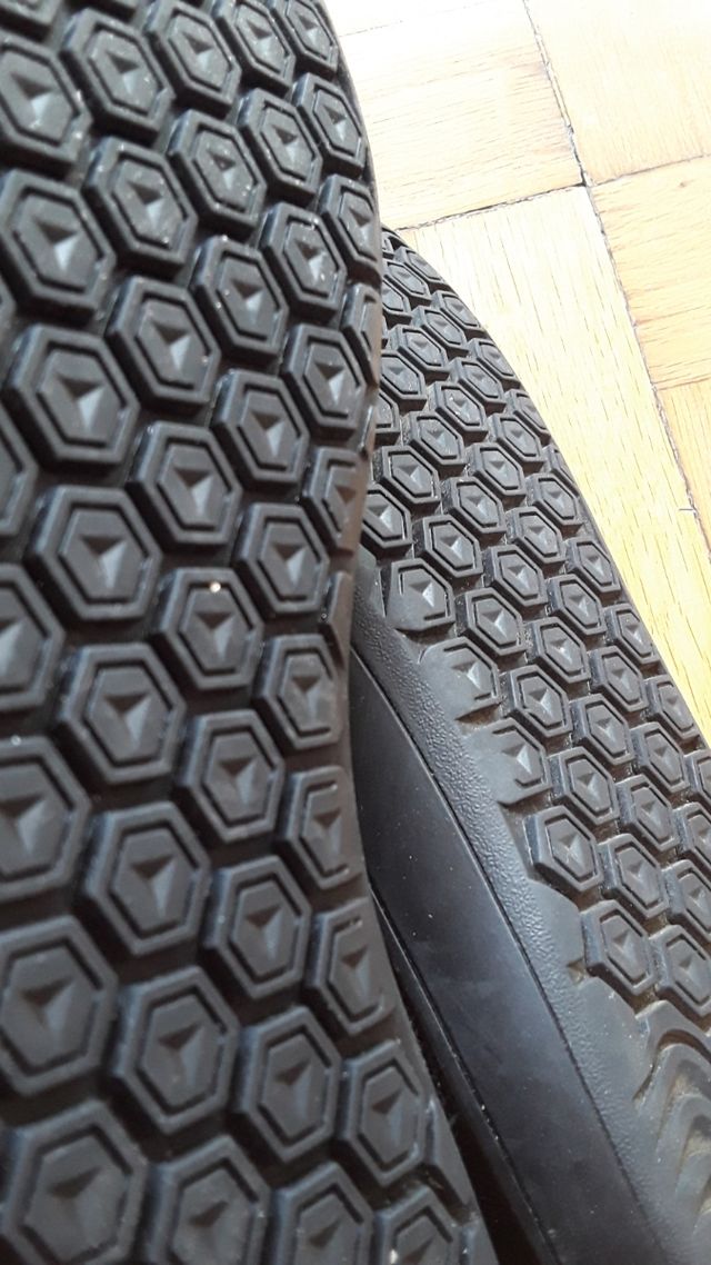 Zapatillas negras nº 44