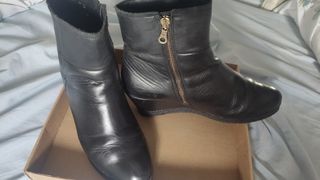 Botines negros piel