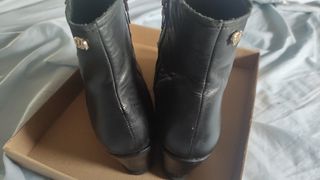 Botines negros piel