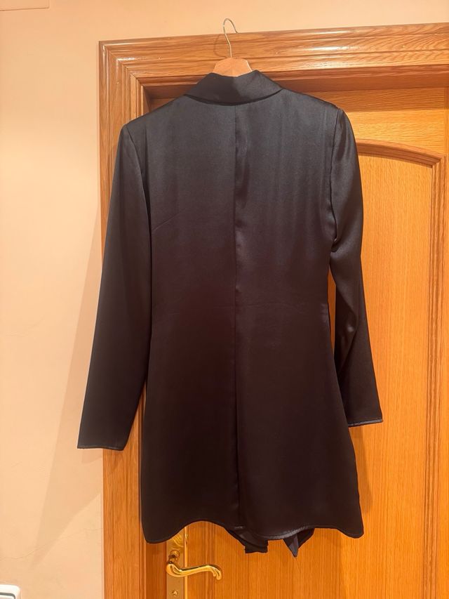 Vestido satén negro - Zara
