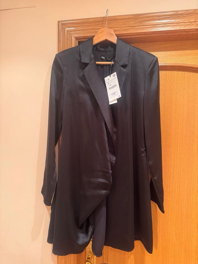 Vestido satén negro - Zara