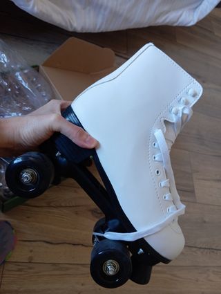 Patines blancos Roces.valen el doble!! Nuevos!!