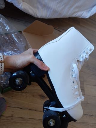 Patines blancos Roces.valen el doble!! Nuevos!!