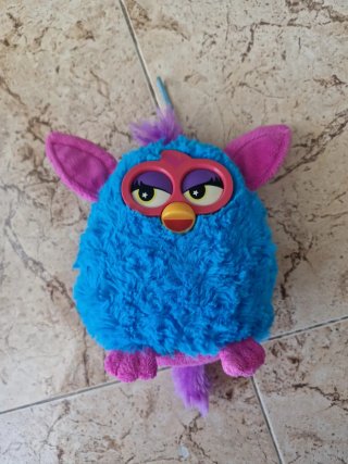 Furby Interactivo Gris + 2 peluches Furby