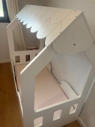 Lettino casa Montessori per bambini con accessori
