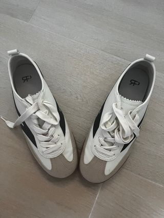 Zapatillas negras Parfois