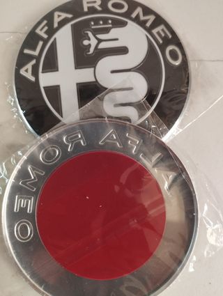2 Insignias Alfa Romeo
A estrenar