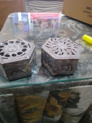 2 Cajas piedra tallada marrón