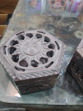 2 Cajas piedra tallada marrón