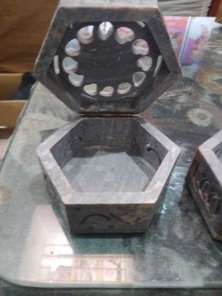 2 Cajas piedra tallada marrón