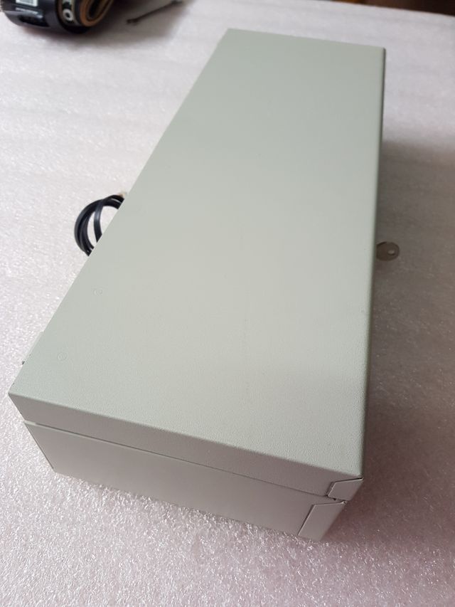 Portamonete compatto in metallo di alta qualità