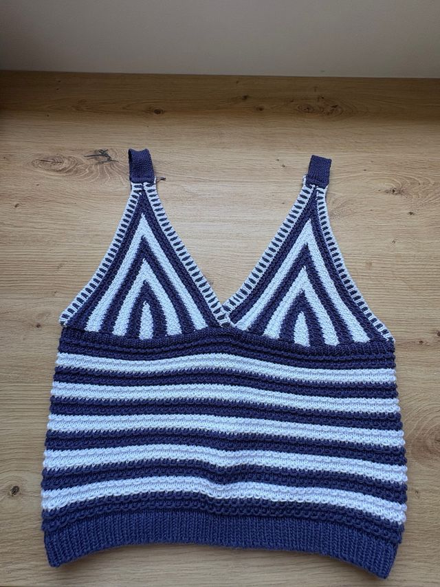 Top crochet azul y blanco