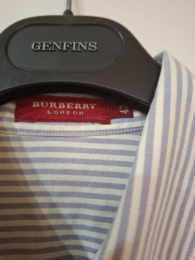 Camisa Burberry azul y blanca a rayas