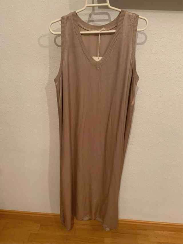 Vestido satén beige - nuevo