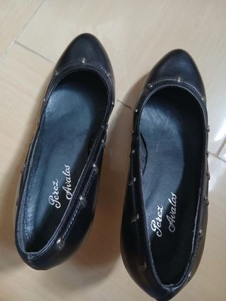 Zapatos salón, talla 38, piel