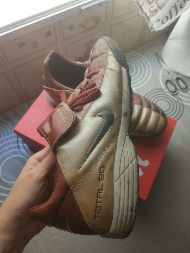 Botas Nike Total 90 (años 2000)