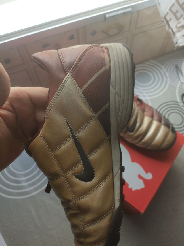 Botas Nike Total 90 (años 2000)