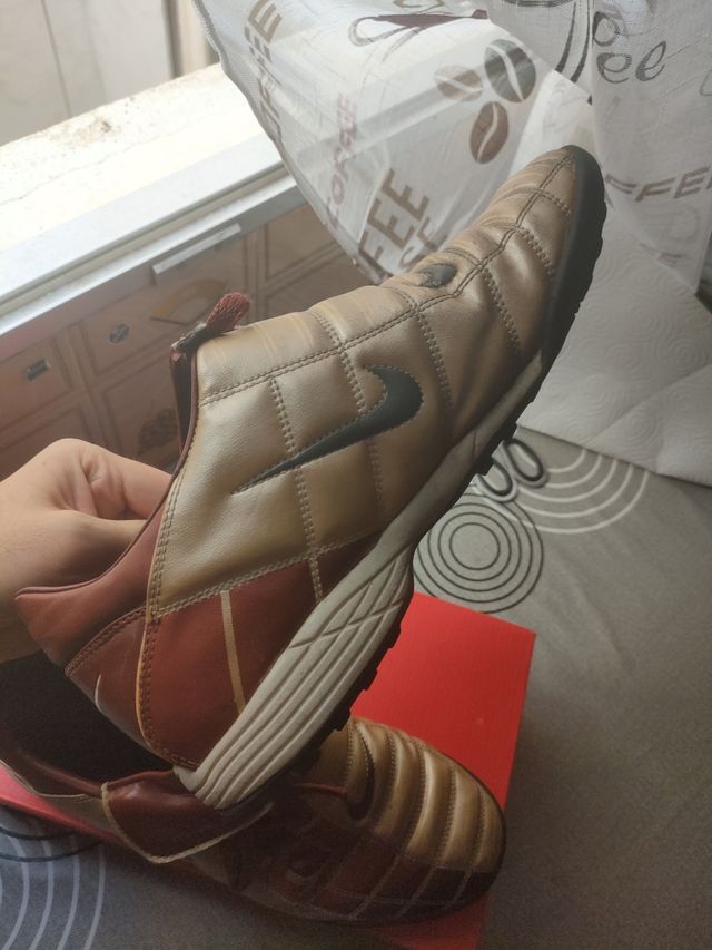 Botas Nike Total 90 (años 2000)