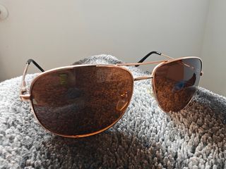 Gafas sol polarizadas doradas
