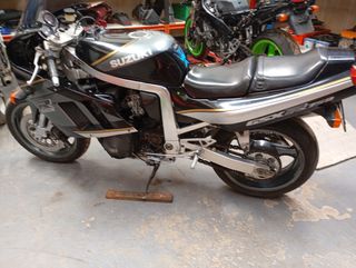 Suzuki GSXR 750