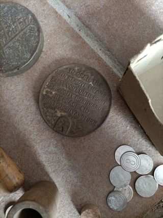 Antiguo juego de herramientas de recarga.