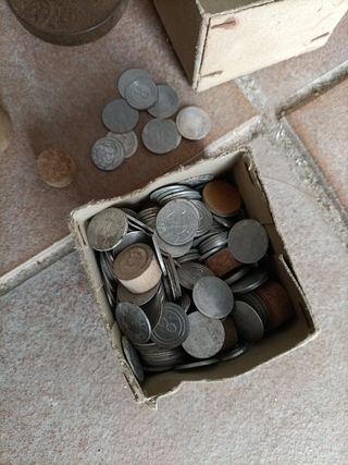 Antiguo juego de herramientas de recarga.