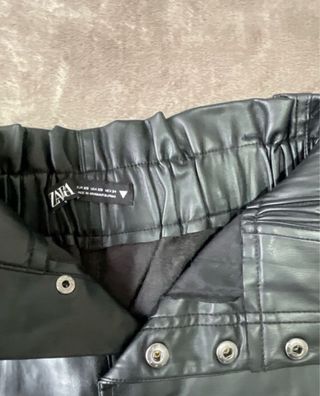 Mini Falda Zara Piel Sintética Negra
