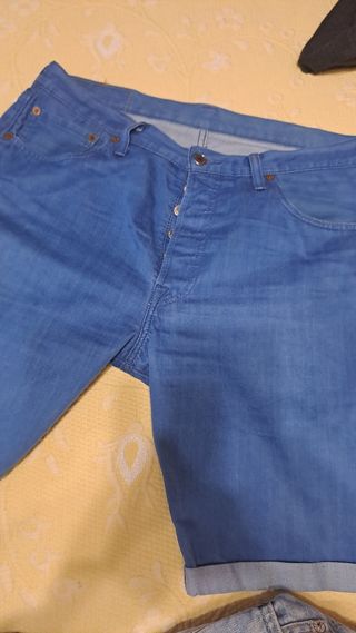 Bermuda Levi's azul