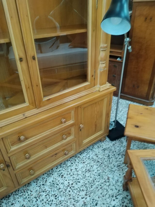 GRAN VITRINA DE PINO