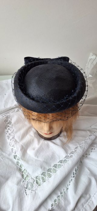 Cappello portapillole vintage «pillbox»
