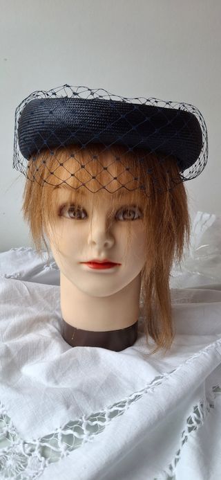 Cappello portapillole vintage «pillbox»