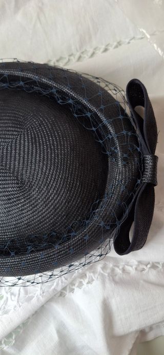 Cappello portapillole vintage «pillbox»