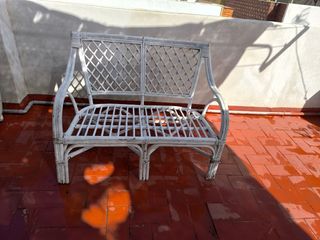 Banco mimbre blanco jardín