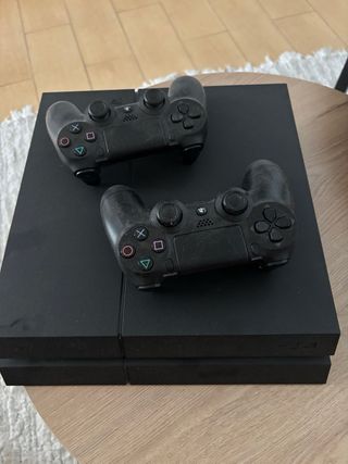 PS4 (PlayStation 4 - 1TB) 2 mandos