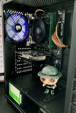 PC Gamer Nitro - Azul y Negro