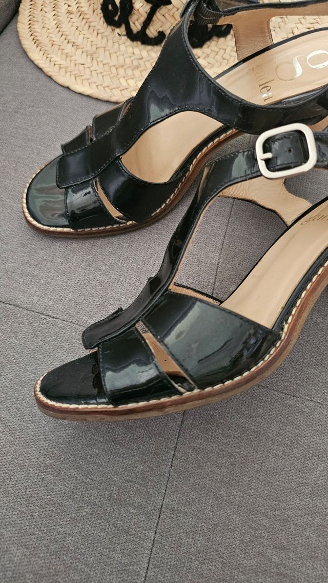 Sandalias Gadea negras tacón