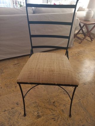 Juego de mesa en hierro y 4 sillas y 2 sillones