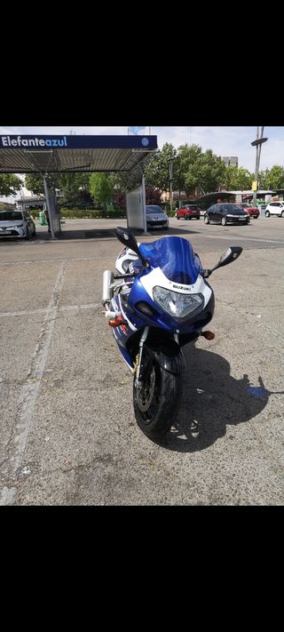 Suzuki GSXR 750 - Moto deportiva..