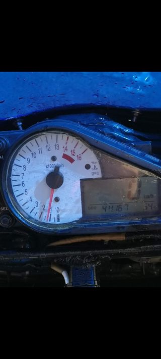 Suzuki GSXR 750 - Moto deportiva..