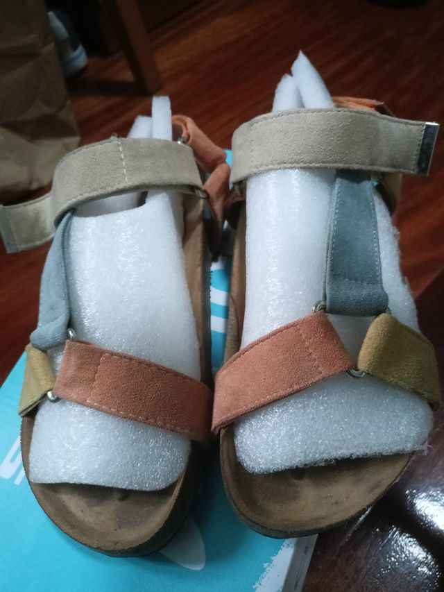 Sandalias planas multicolor