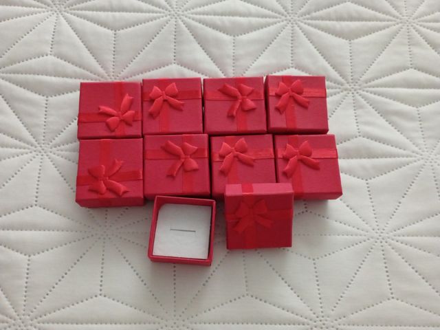 9 Cajitas rojas para bisutería