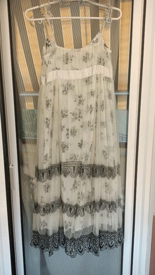 Vestido novia blanco y detalles negros  talla 36