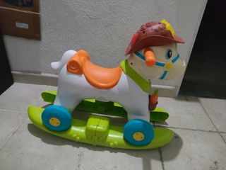 Caballo balancín infantil