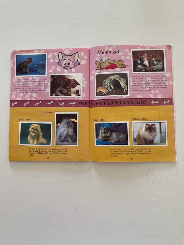 Album de cromos PERROS Y GATOS Completo
