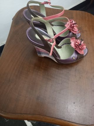 Sandali zeppa rosa viola