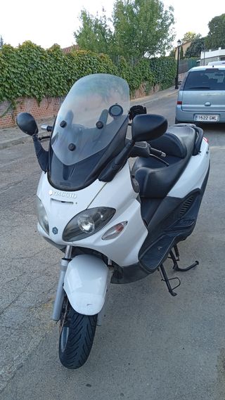 Piaggio X9 250cc - Scooter blanco