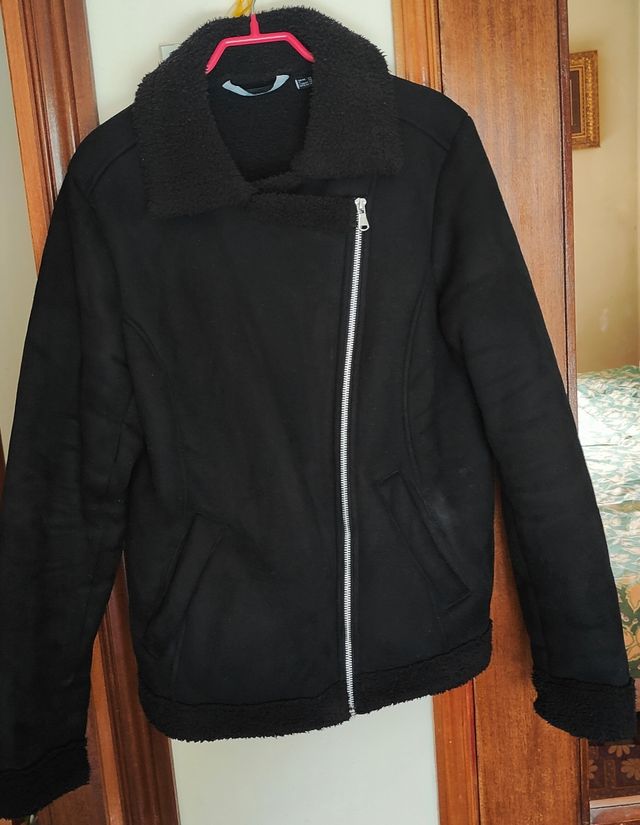 Chaqueta negra borreguillo