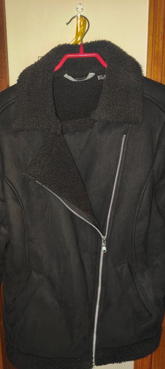Chaqueta negra borreguillo