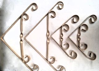 4 Escuadras metálicas