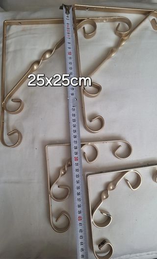 4 Escuadras metálicas